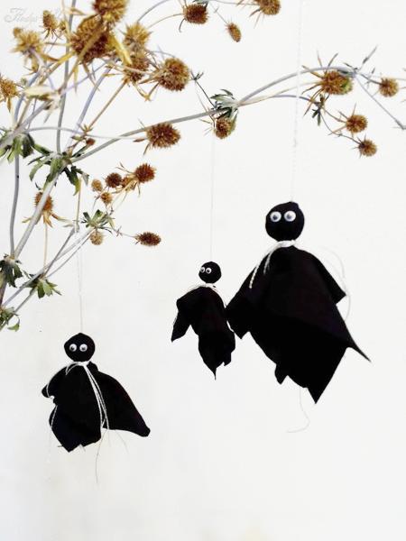 3 hängende Stoffgeister schwarz